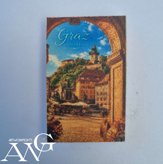 Handgefertigtes österreichisches Souvenir: Graz Hauptplatz, PVC-, Kühlschrankmagnet -HD-UV-Bilder, wasserfest, Größe 44,2 x 27,2 x 3 mm