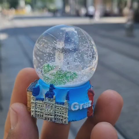 Souvenir Schneekugel Graz Uhrturm + Hauptplatz